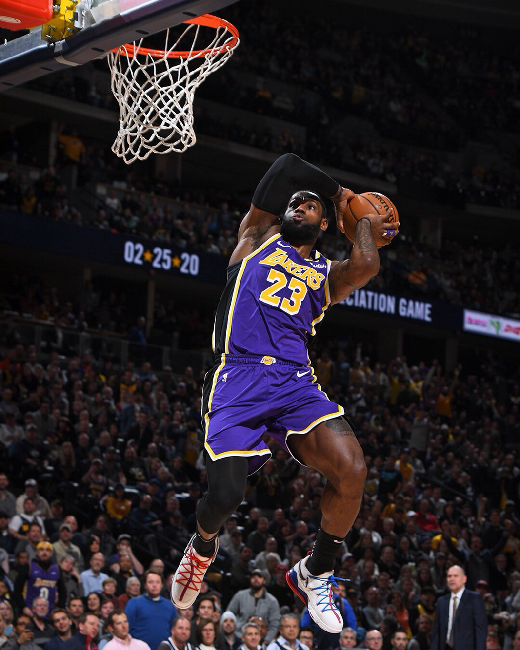 体育中超：张玉宁传射 阿德本罗梅开二度 北京国安4-1广州队